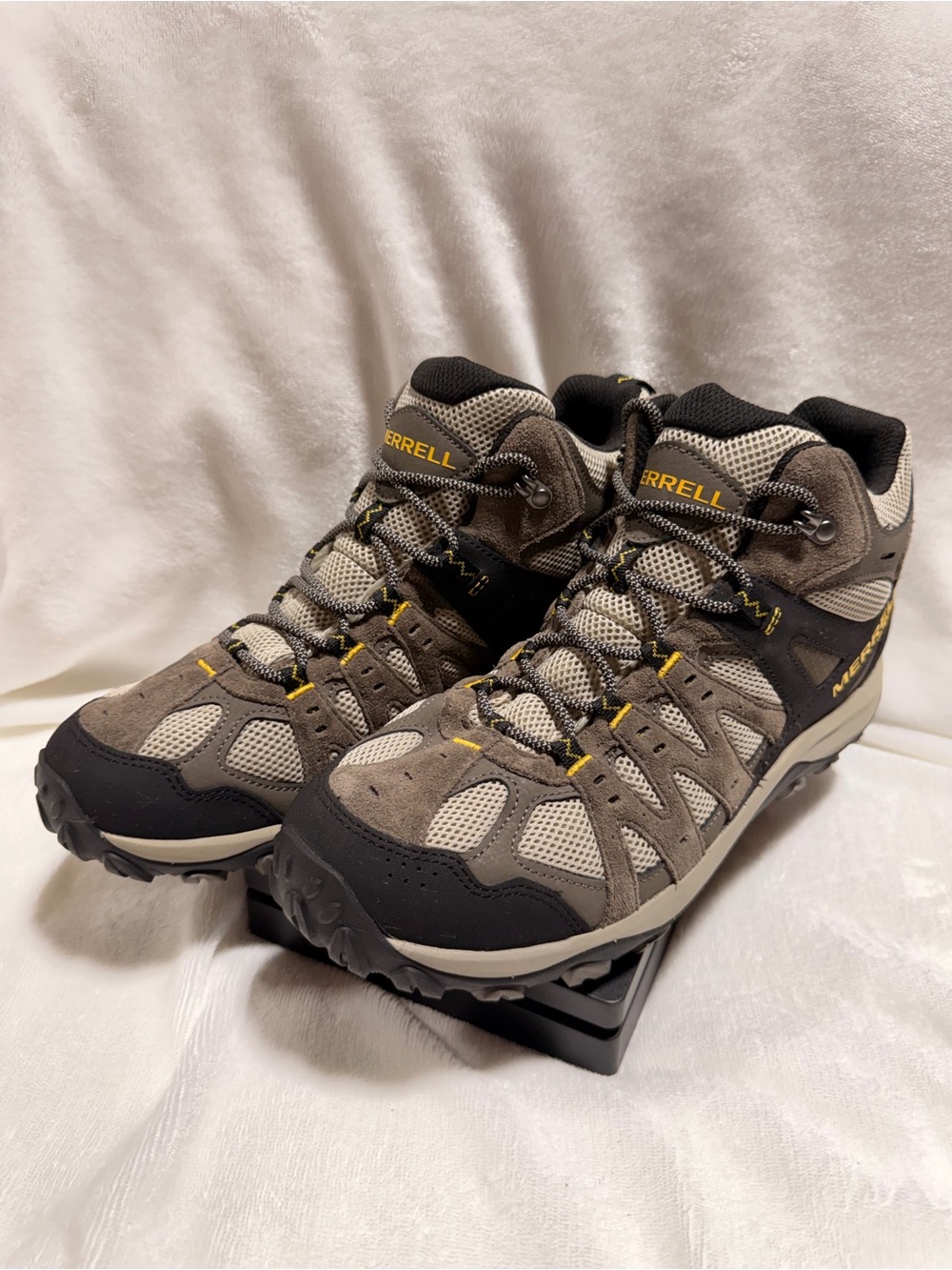Merrell Men's Hiking Boots in Taupe, Black & Yellow Accents - Picture 11 of 13